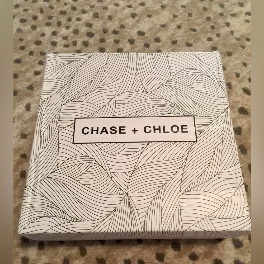 NIB CC CHASE & CHLOE 6.5 7 Chain Trim Quilted Combat Boots LaceUp Lug Sole White - Picture 12 of 14